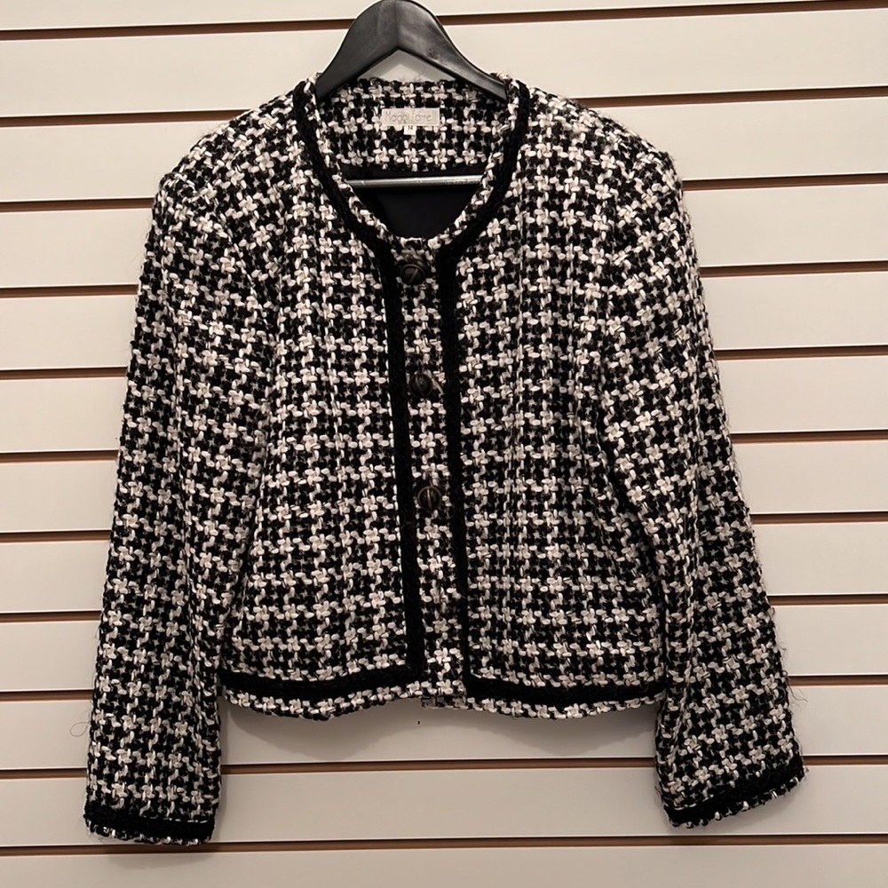 Houndstooth like print